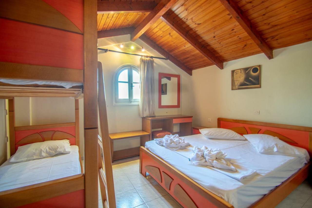 Paradise Aparthotel 3*