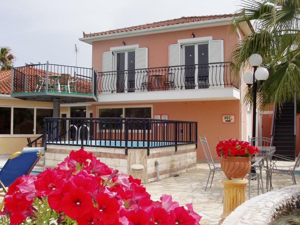 Aparthotel Paradise 3*